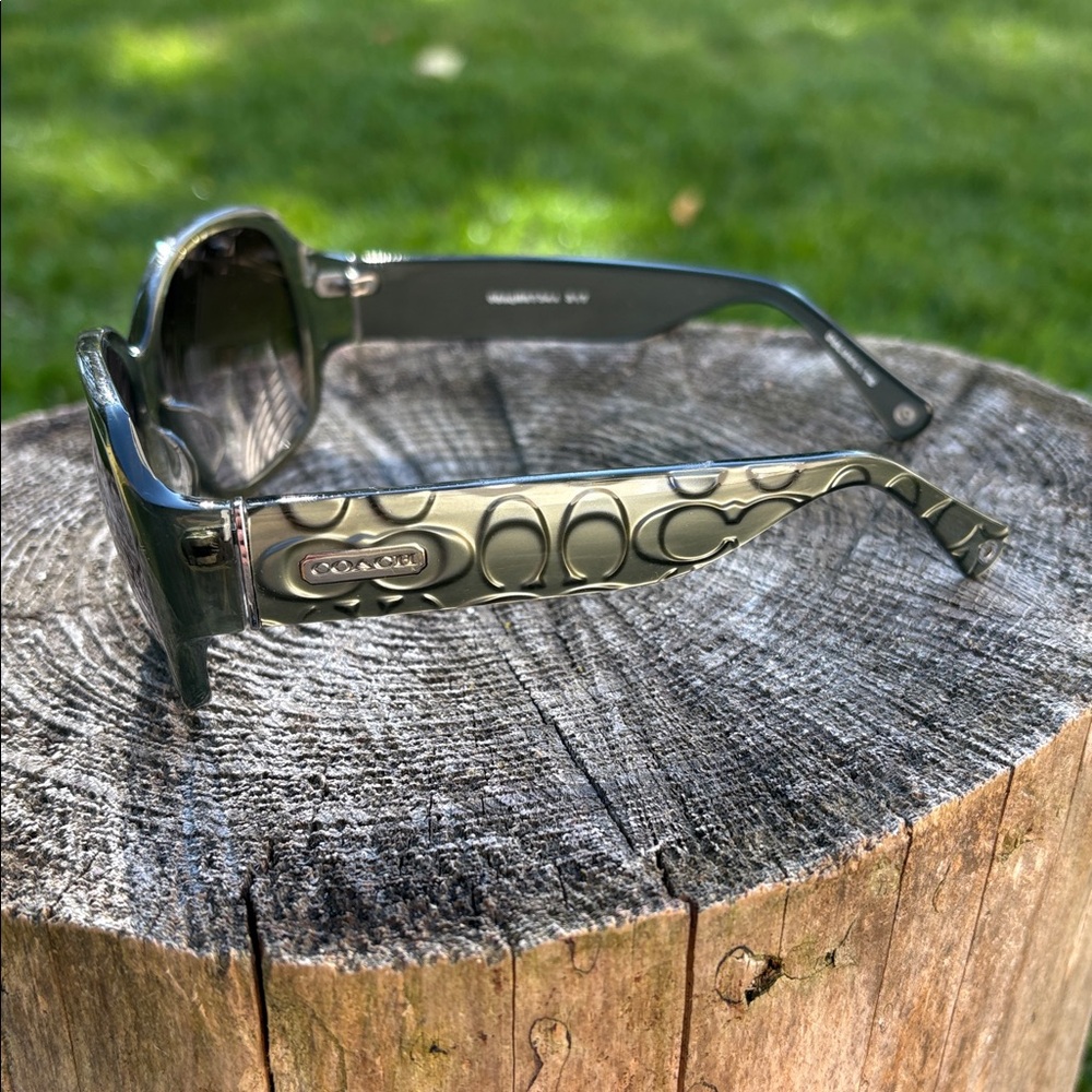 Coach Stylish Green Sunglasses - Picture 3 of 3